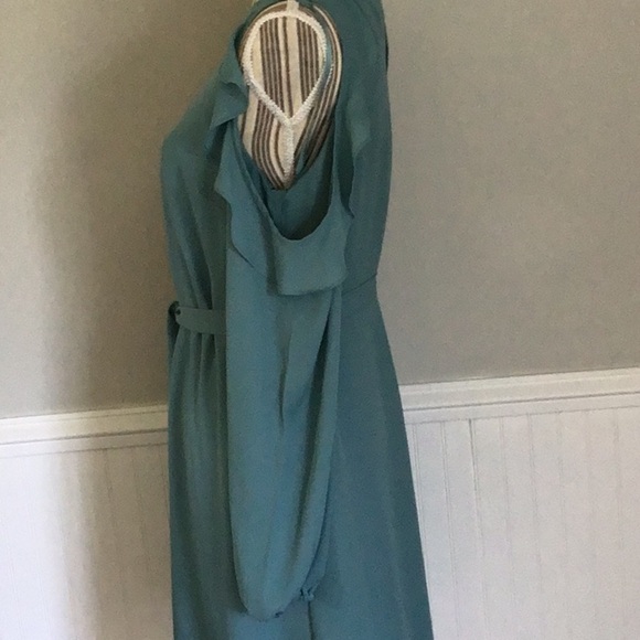 Gianni Bini Peek A Boo Shoulder Dress Size Small - Picture 2 of 4